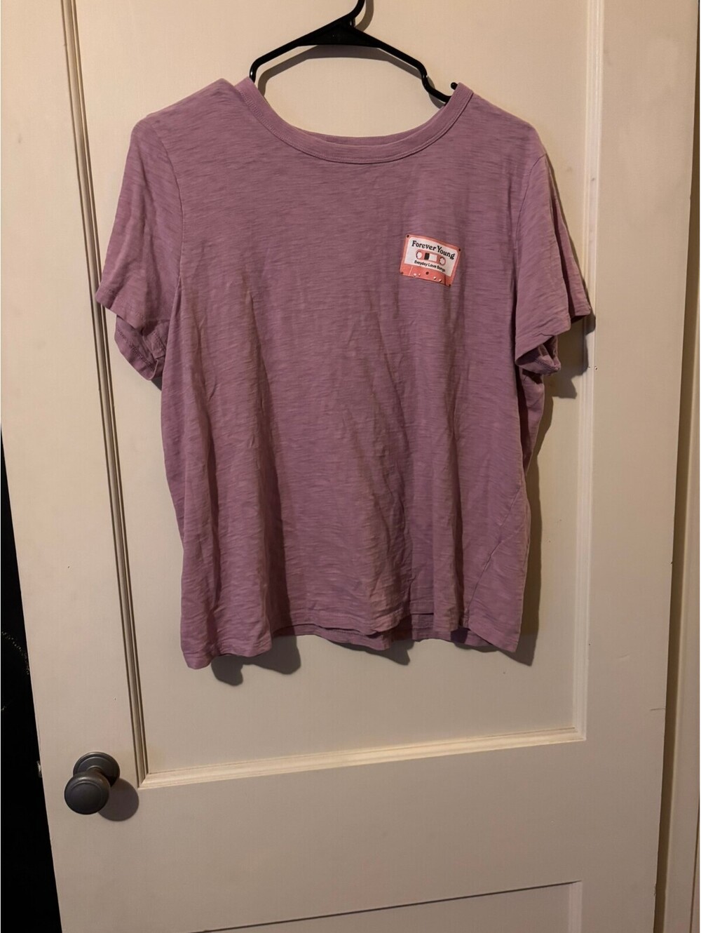 Old Navy mauve graphic pocket tee Large